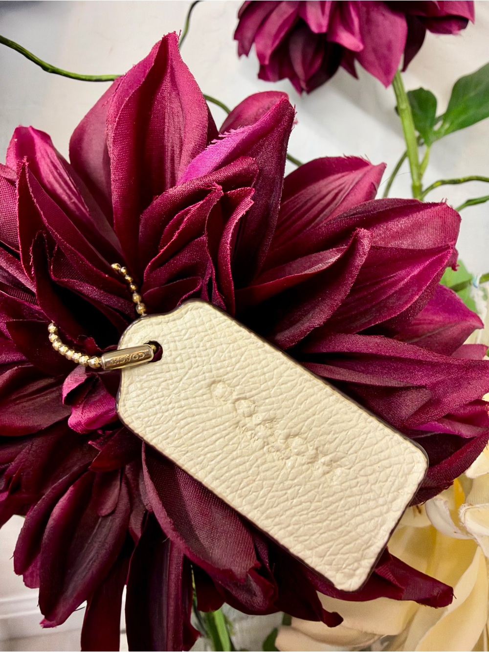 COACH BAG Tag - Cream PRELOVED